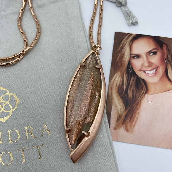 Kendra Scott Rose Gold Shimmer Adjustable Necklace ✨ - Picture 4 of 5